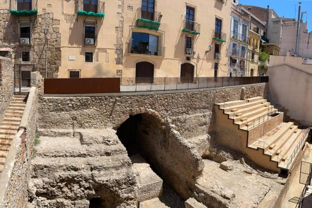 Casa Ferrers Piso 2 Piso Reformado En El Casco Antiguo De Tarragona Apartment Luaran gambar